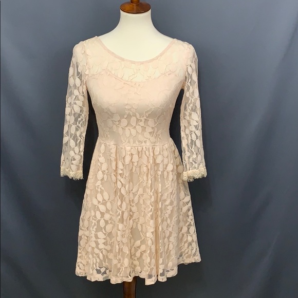 Lush Dresses & Skirts - Pretty lace dress